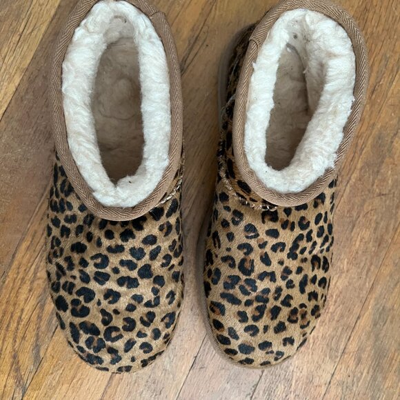 UGG Classic Ultra Mini Leopard Print Size 7 - Picture 12 of 12